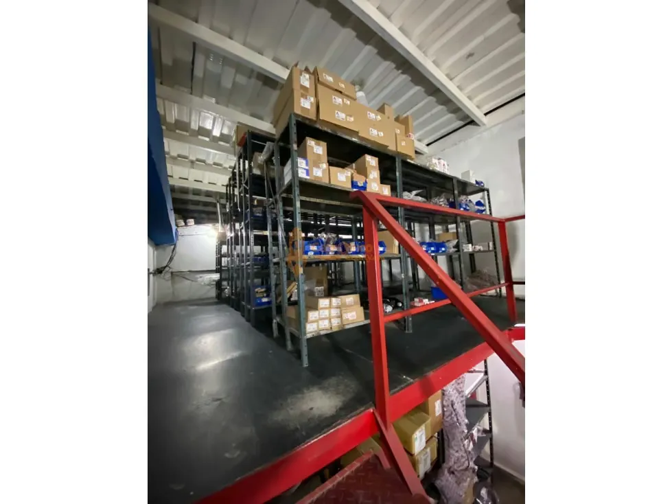 Venta de local en av. Bolívar de Naguanagua - 6