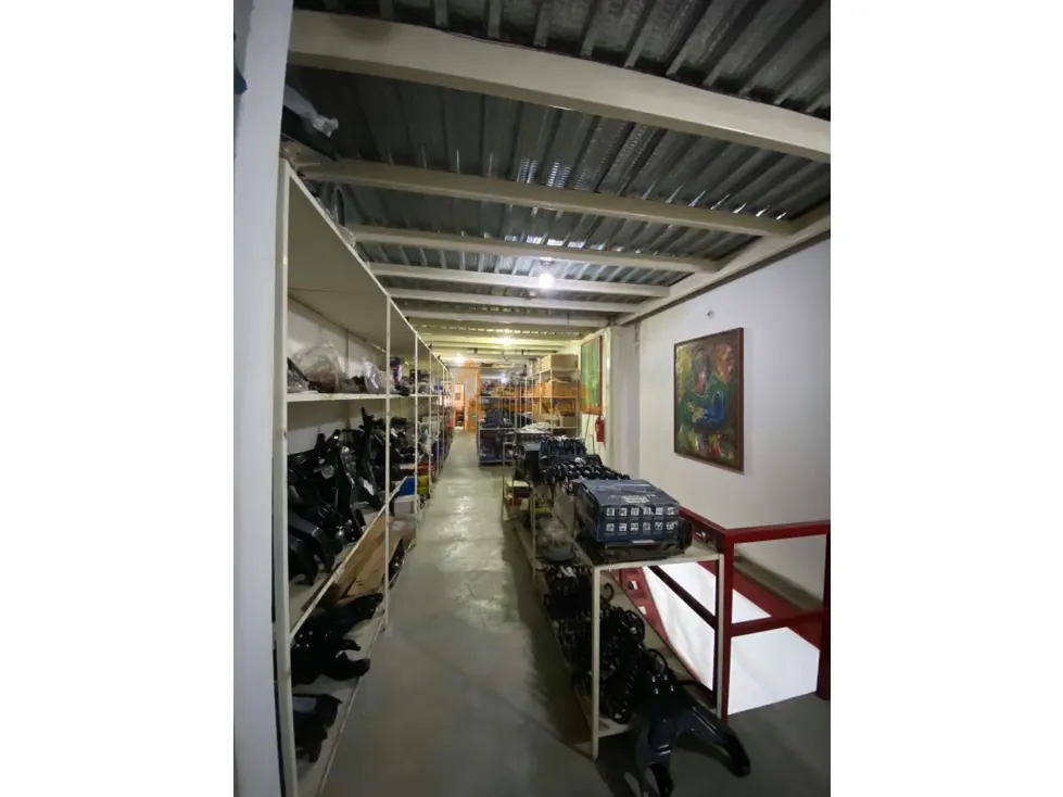 Venta de local en av. Bolívar de Naguanagua - 7