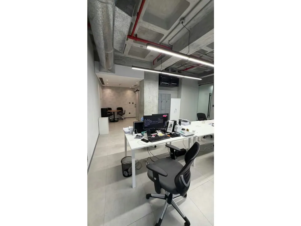 Oficina en Venta/Alquiler Las Mercedes 92 M2 - 4