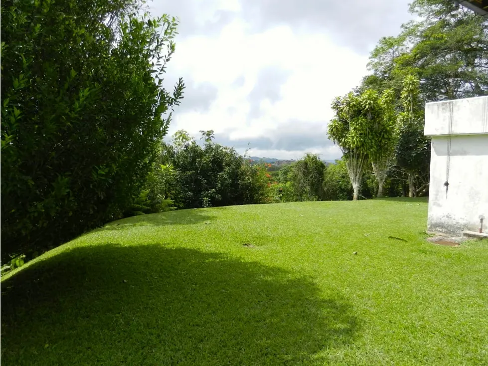 Se vende casa 900m2 7h+s/7b+s/10p La Lagunita 9378 - 12