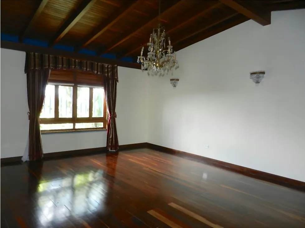 Se vende casa 900m2 7h+s/7b+s/10p La Lagunita 9378 - 3