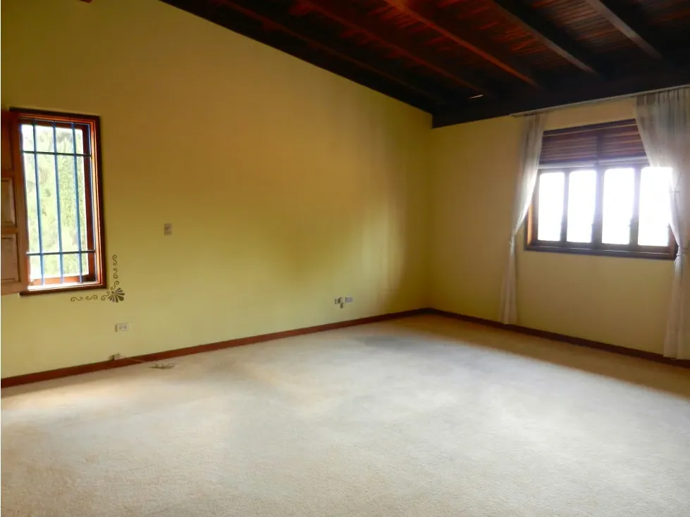 Se vende casa 900m2 7h+s/7b+s/10p La Lagunita 9378 - 7