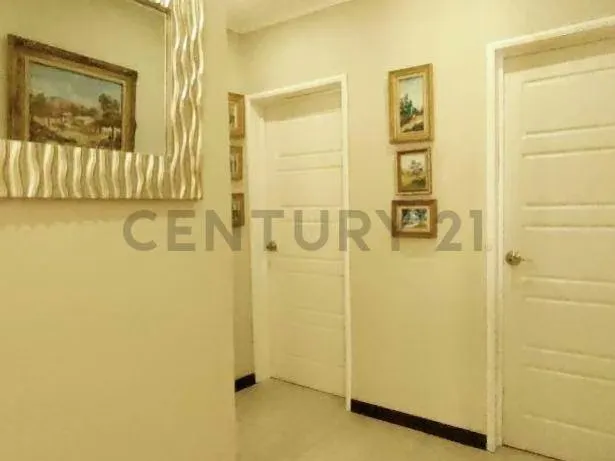 En Venta apartamento amoblado en Urbanización Juanico. Excelente ubicación. - 2
