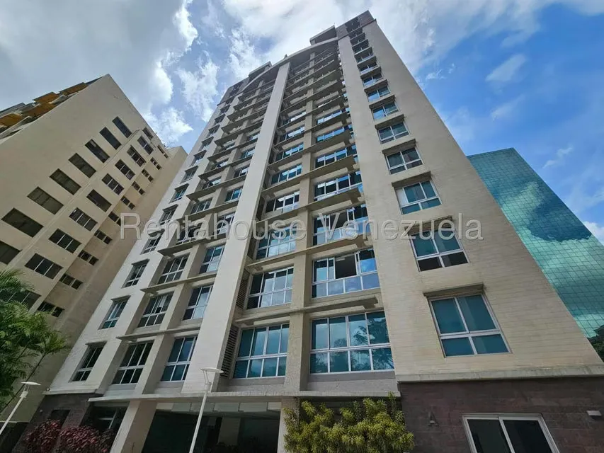 Apartamento (1 Nivel) en Alquiler en Campo Alegre, Distrito Metropolitano