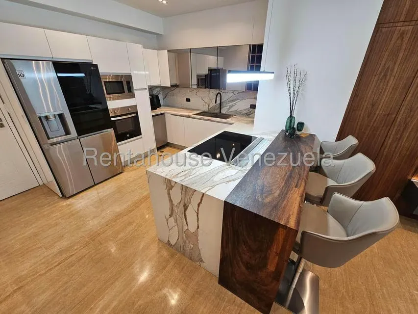 Apartamento (1 Nivel) en Alquiler en Campo Alegre, Distrito Metropolitano - 2