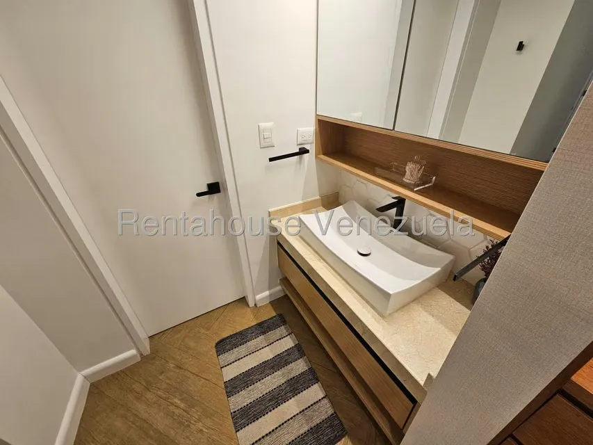 Apartamento (1 Nivel) en Alquiler en Campo Alegre, Distrito Metropolitano - 11