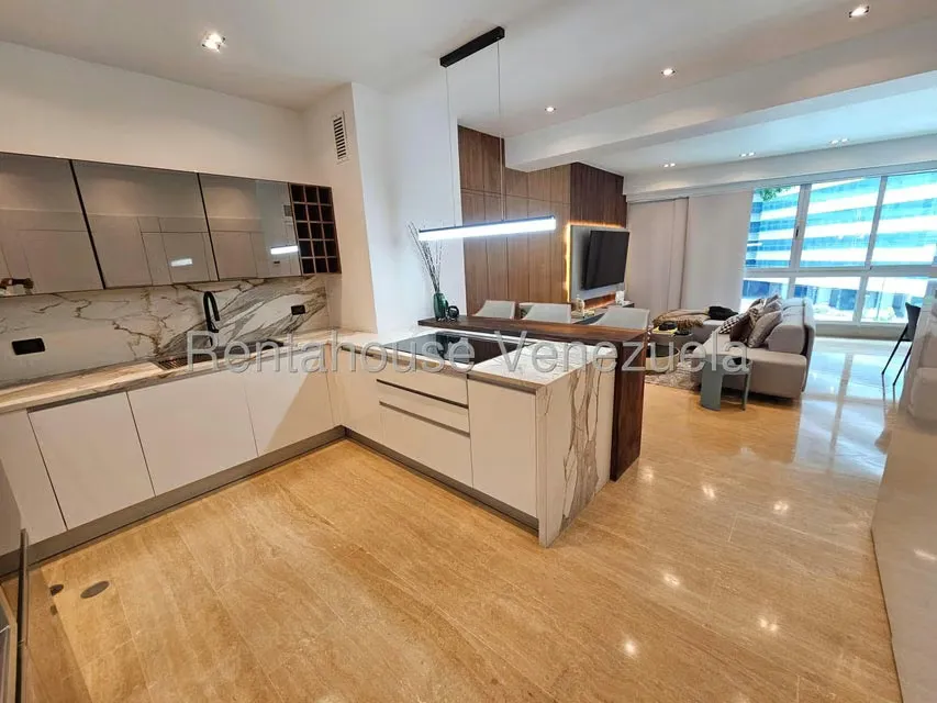 Apartamento (1 Nivel) en Alquiler en Campo Alegre, Distrito Metropolitano - 5