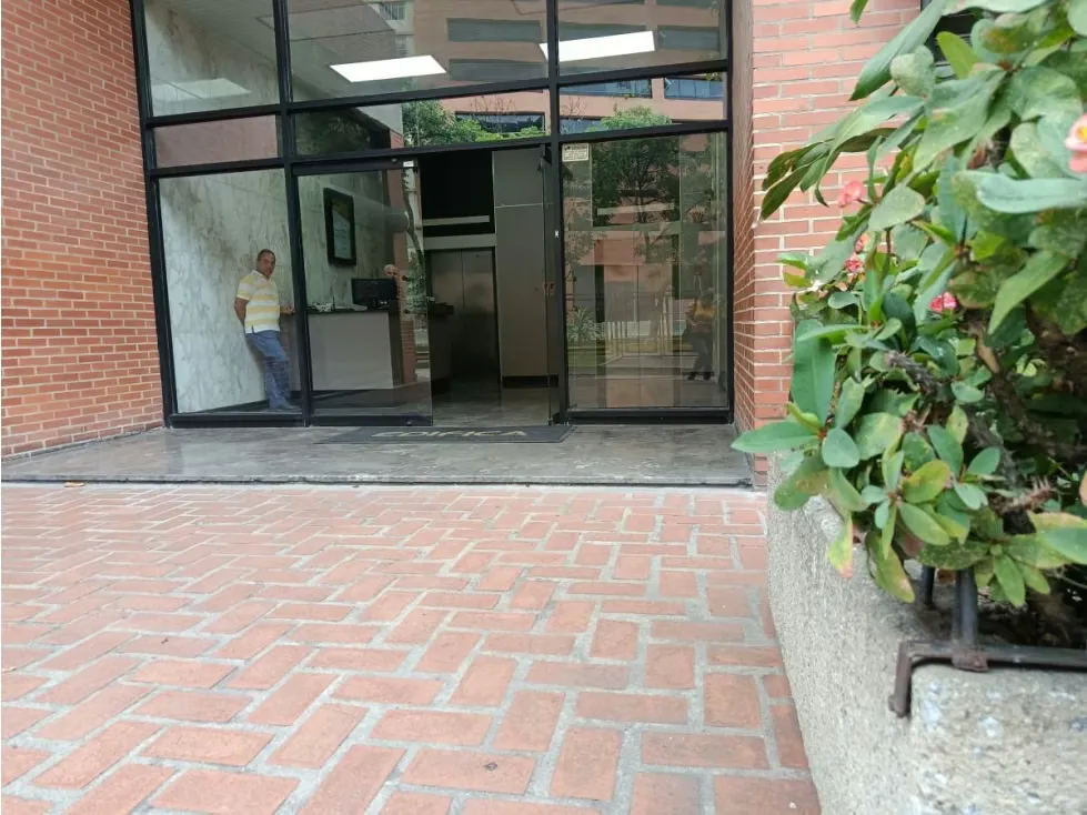 Oficina en alquiler 145m², El Rosal - 12