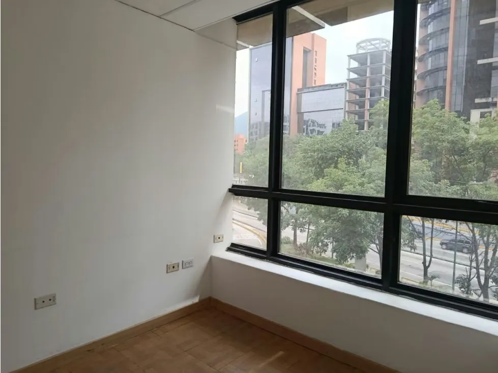 Oficina en alquiler 145m², El Rosal - 4