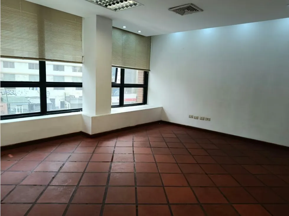 Oficina en alquiler 145m², El Rosal - 7