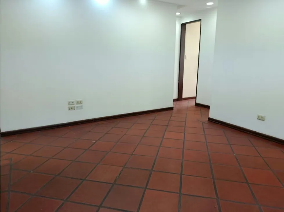 Oficina en alquiler 145m², El Rosal - 9