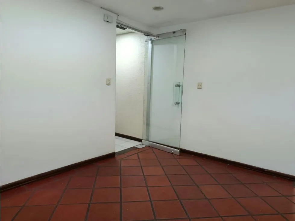 Oficina en alquiler 145m², El Rosal - 10