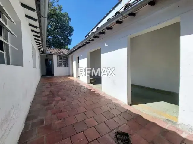SE ALQUILA CASA PARA USO COMERCIAL - 3