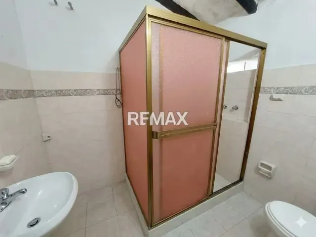 SE ALQUILA CASA PARA USO COMERCIAL - 5