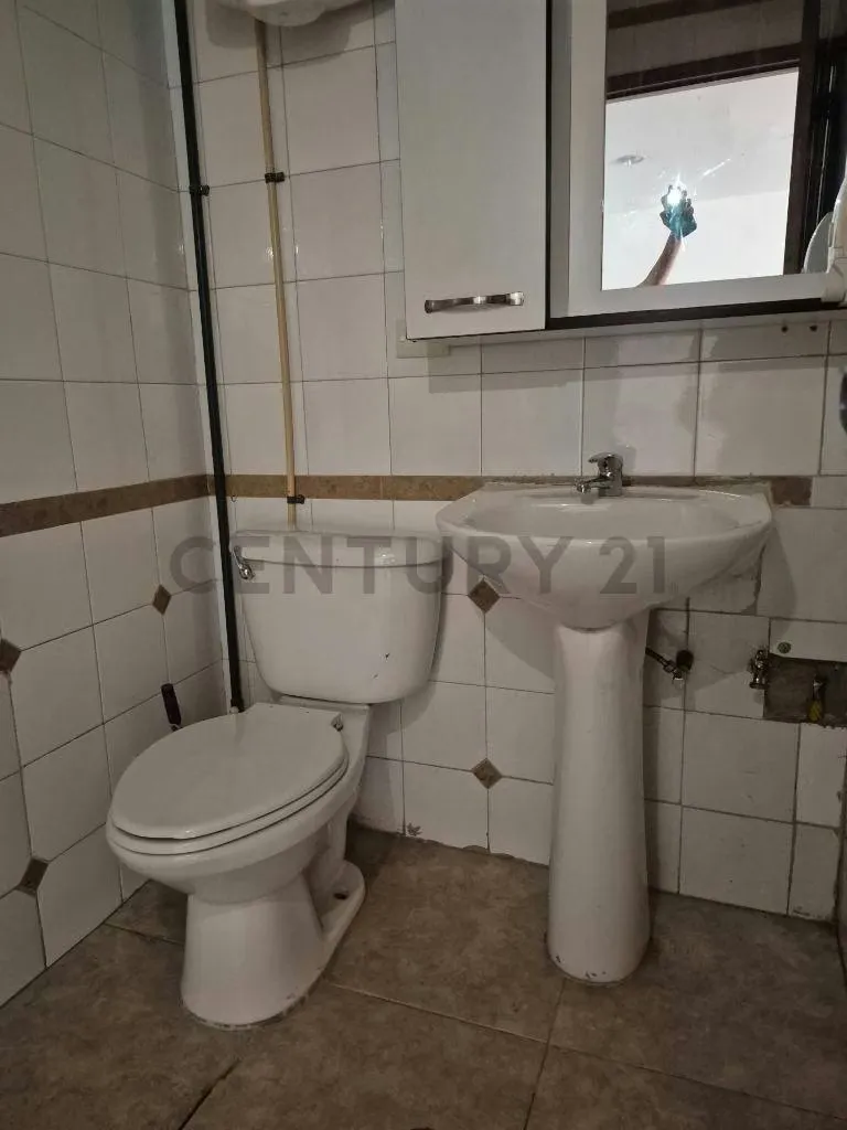 Exclusivo Local Comercial con Terraza en el Centro Comercial Puente Real - 5