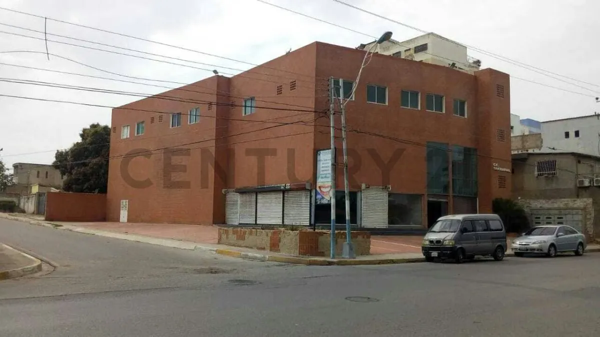 Espaciosa oficina en venta Calle San Rafael Porlamar Isla de Margarita - 8