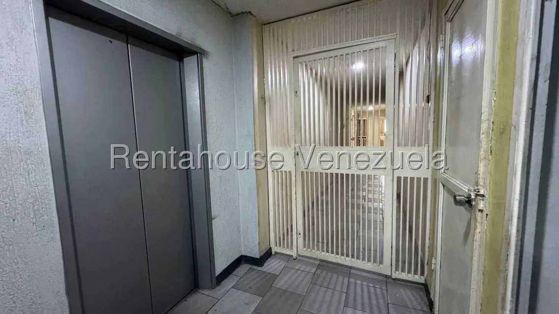 Apartamento (1 Nivel) en Venta en Zona Oeste, Lara - 5