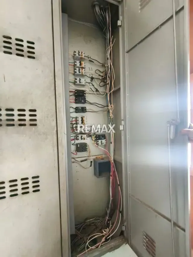 EN VENTA EDIFICIO COMERCIAL DE CUATRO PISOS EN ZONA CENTRO DE MARACAY CALLE PAEZ - 16