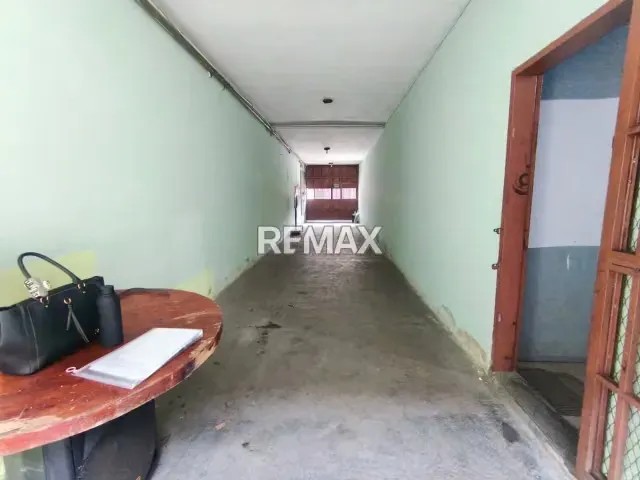 EN VENTA EDIFICIO COMERCIAL DE CUATRO PISOS EN ZONA CENTRO DE MARACAY CALLE PAEZ - 17