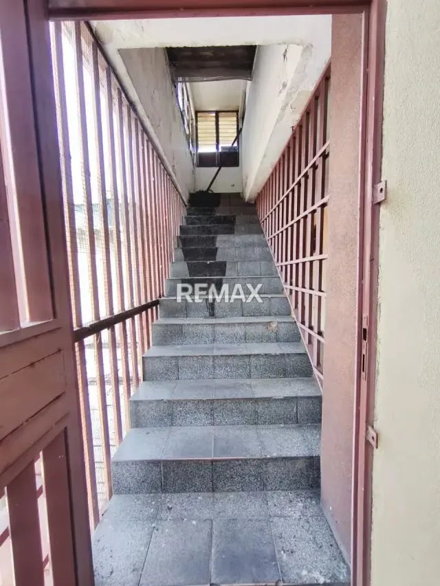 EN VENTA EDIFICIO COMERCIAL DE CUATRO PISOS EN ZONA CENTRO DE MARACAY CALLE PAEZ - 6