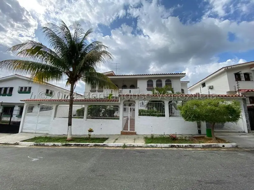 Casa (Contemporaneo) en Venta en Trigal Sur, Carabobo