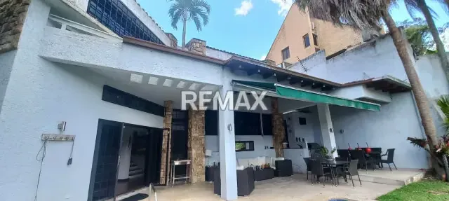 Casa con piscina en La Lagunita - 2