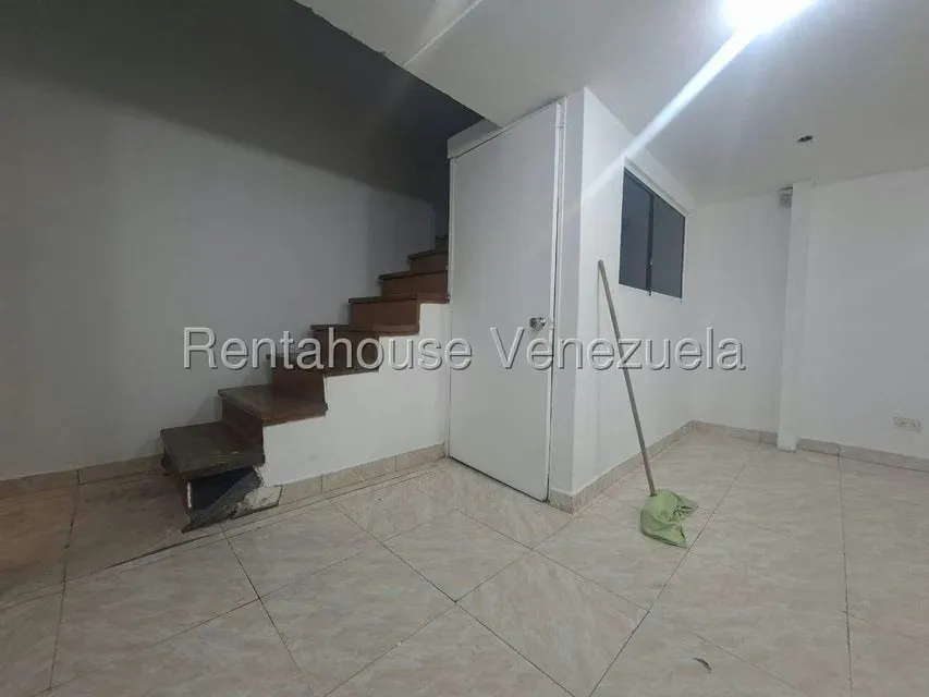 Local Comercial en Alquiler en El Trigal, Lara - 12