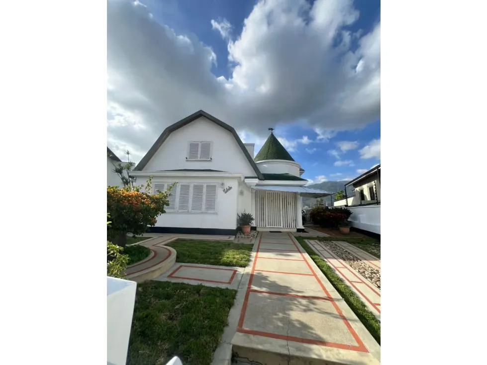Se vende casa c/ vista al Ávila 811m2 San Luis 2678