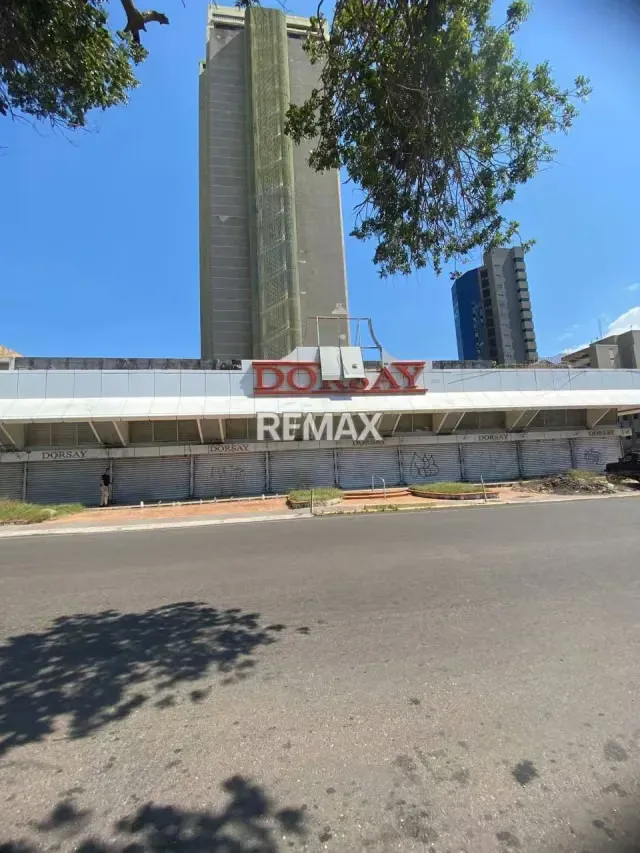 Local Comercial en 5 de Julio
