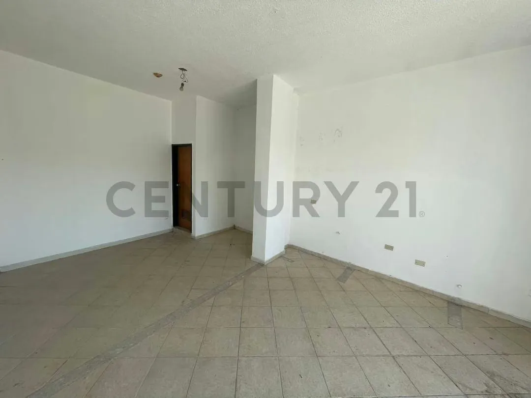 Century 21 Ofrece en Alquiler local comercial en Barcelona - 3