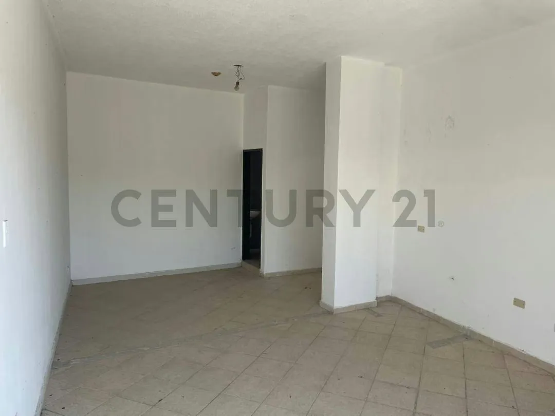 Century 21 Ofrece en Alquiler local comercial en Barcelona - 6
