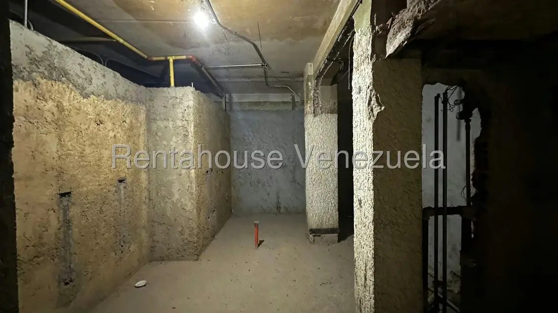 Local Comercial en Venta en Parroquia La Candelaria, Distrito Metropolitano - 2