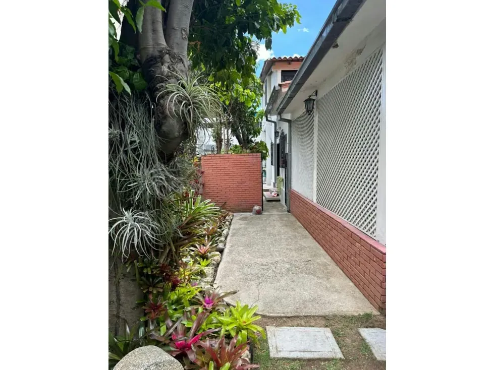 Ofrezco en VENTA - Casa COMERCIAL en La Castellana - 680 m2 - 2