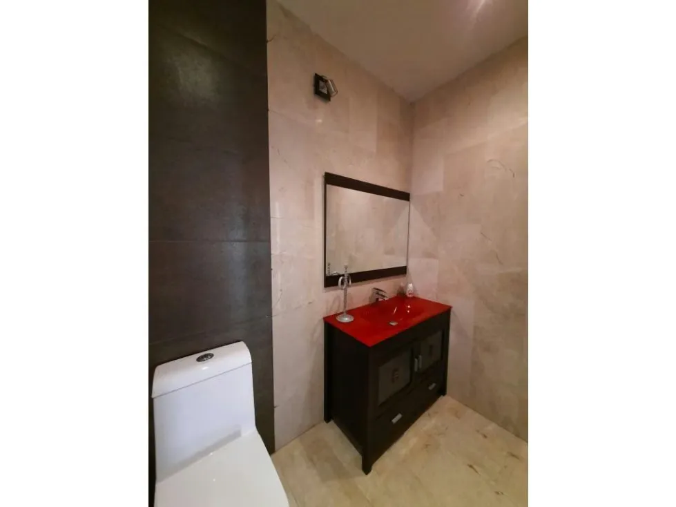 Casa en Venta En Colinas de La Lagunita 5H/ 5B/ 8P - 11