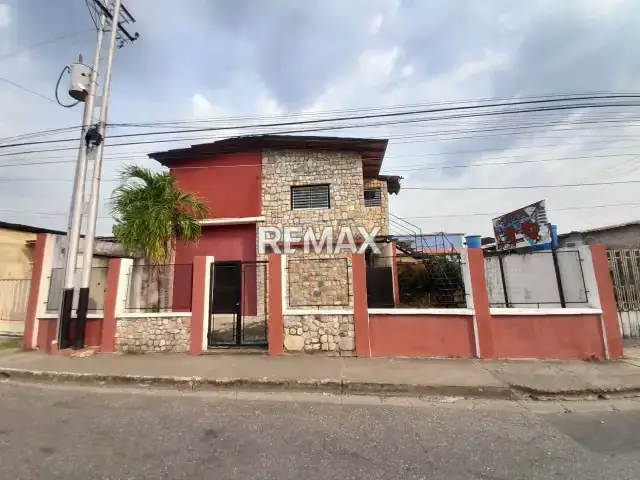 En Venta Alquiler Centro Empresarial Arena Plaza, ubicado en Guanare, en la Carrera 11, entre Calles 11 y 12, Sector La Arenosa. Guanare, Portuguesa, Venezuela