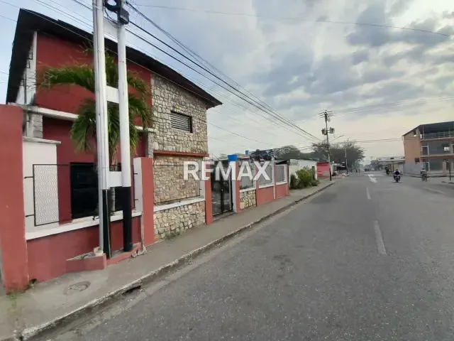 En Venta Alquiler Centro Empresarial Arena Plaza, ubicado en Guanare, en la Carrera 11, entre Calles 11 y 12, Sector La Arenosa. Guanare, Portuguesa, Venezuela - 2
