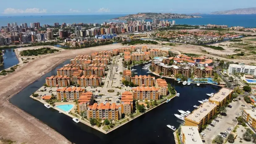 Venta Puesto de Embarcación Privado en el C.R. Marina del Rey – El Morro