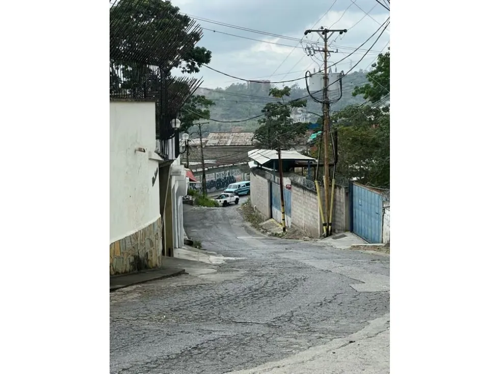 Se alquila galpón 650m2 Mariches 7821