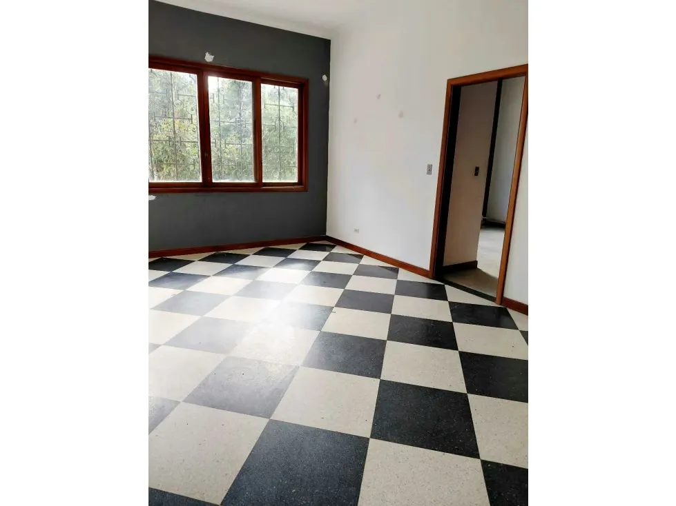 Vendo casa 10.350m2 de terreno El Hatillo 5732 - 29