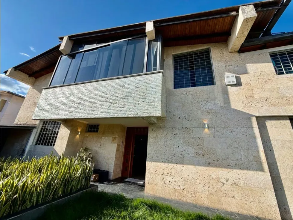 Se vende casa 580m2 4h+s+ch/8b/3p El Cafetal