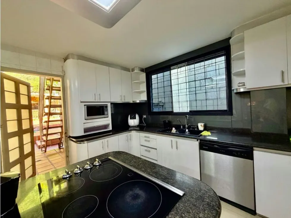 Se vende casa 580m2 4h+s+ch/8b/3p El Cafetal - 16