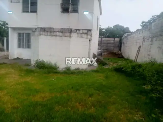En alquiler Casa Amplia , ubicada en el sector Villa Pastora Acarigua