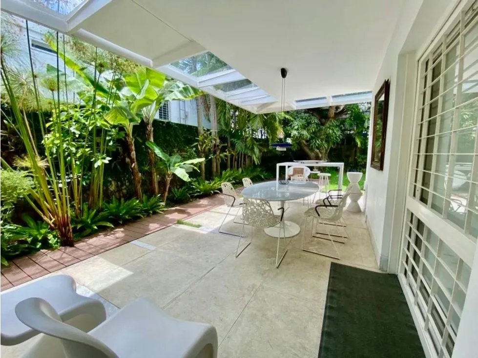 Se vende casa 529m2 5+s/8b/4p San Román - 4