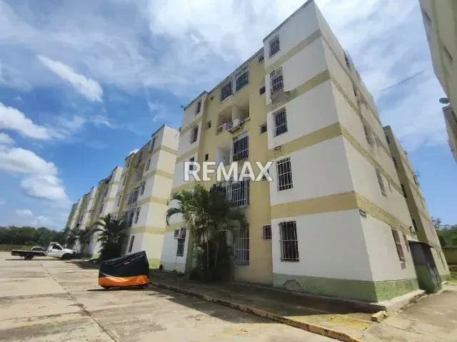 Apartamento en Venta Res Las Clavellinas Charallave