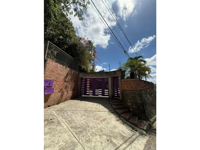Vendo/aqluilo casa 1200m2 La Unión 0816