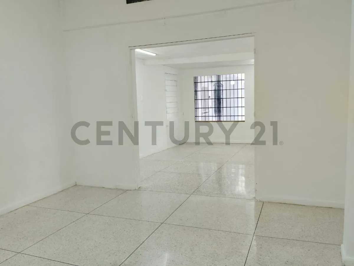 Alquiler de Local Comercial de 200 m2 en La Carlota- Caracas - 11