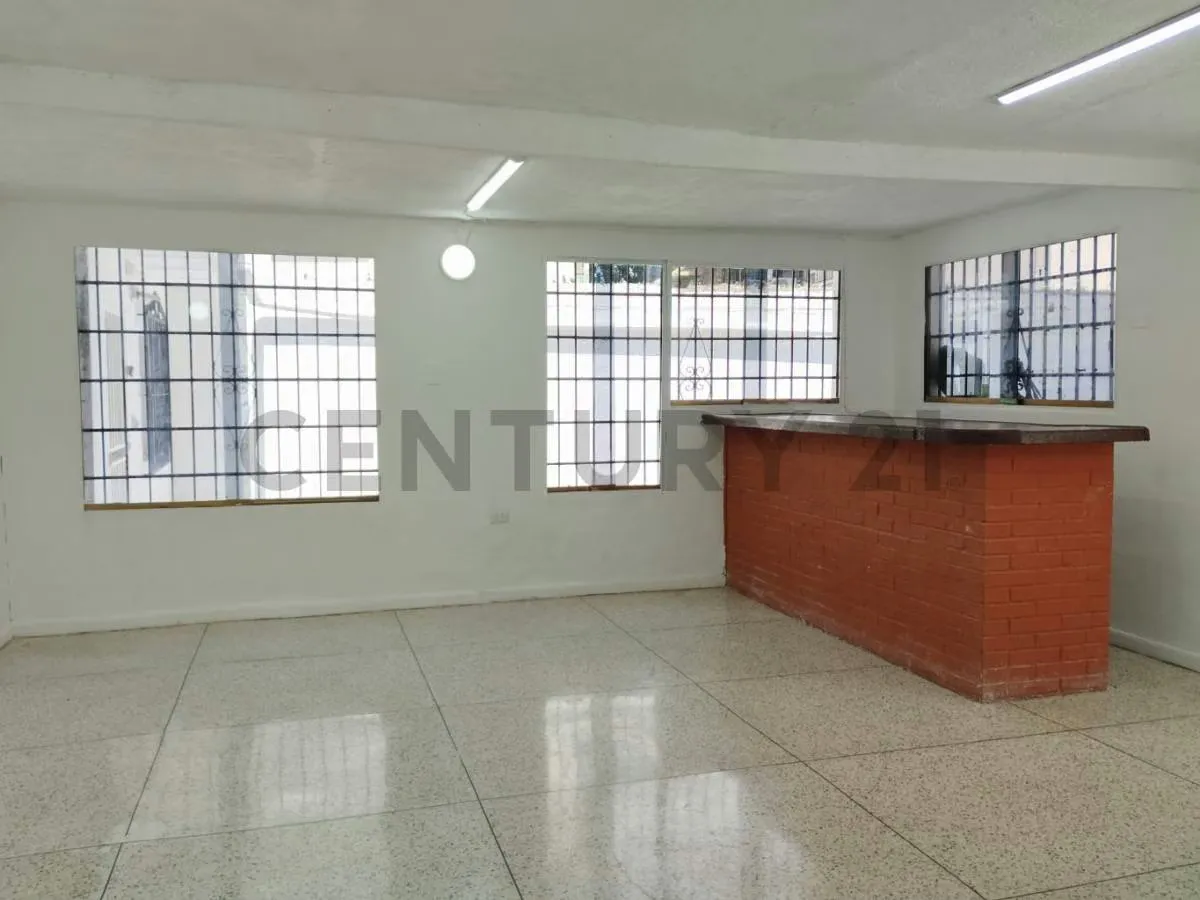 Alquiler de Local Comercial de 200 m2 en La Carlota- Caracas - 3
