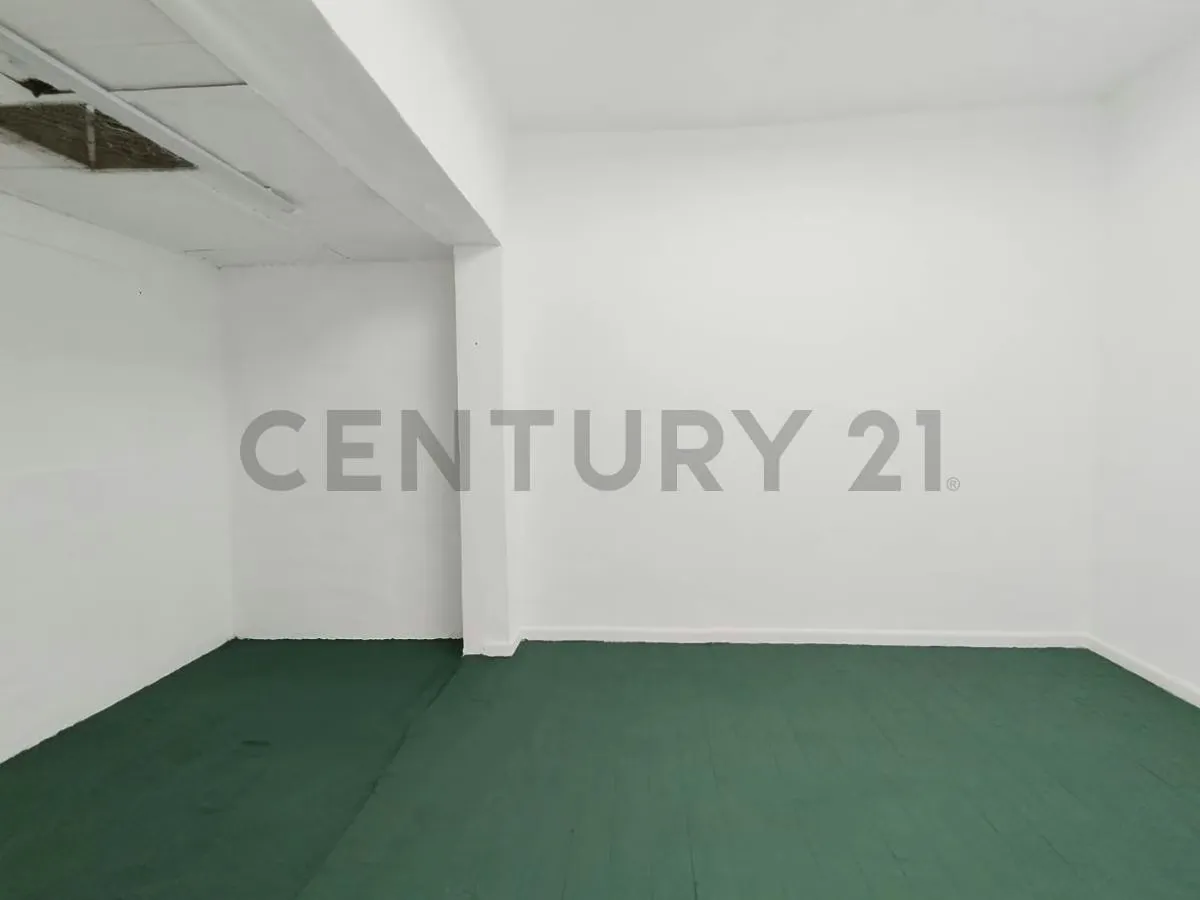 Alquiler de Local Comercial de 200 m2 en La Carlota- Caracas - 4