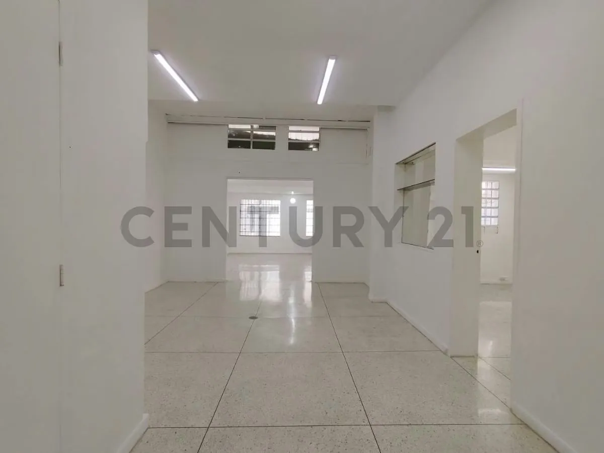 Alquiler de Local Comercial de 200 m2 en La Carlota- Caracas - 6