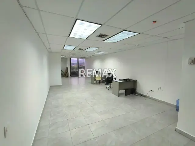 En venta oficina comercial en el hesperia world tarde Center de Valencia